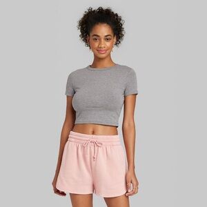 “wild fable” short sleeve, cropped, crew neck tee -light grey- juniors size M